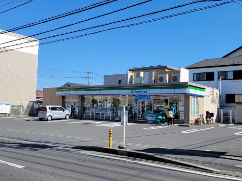 コンビニ　ファミリーマート 茅ヶ崎小和田三丁目店（コンビニ）まで331m