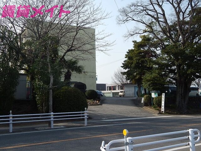 中学校　鈴鹿市立創徳中学校（中学校）まで1840m