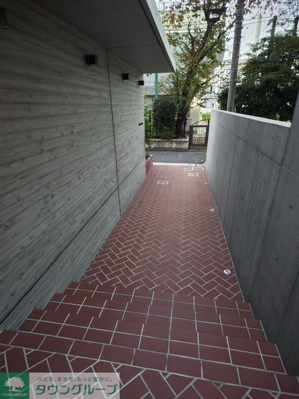 エントランス　庭