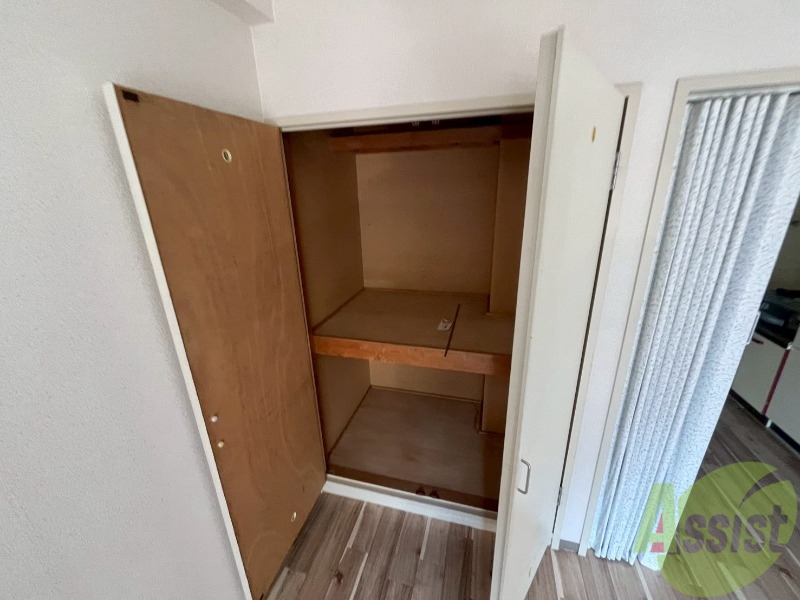 収納　洋室の収納です。部屋がすっきり片付きます。