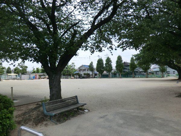 公園　六軒屋公園（公園）まで583m