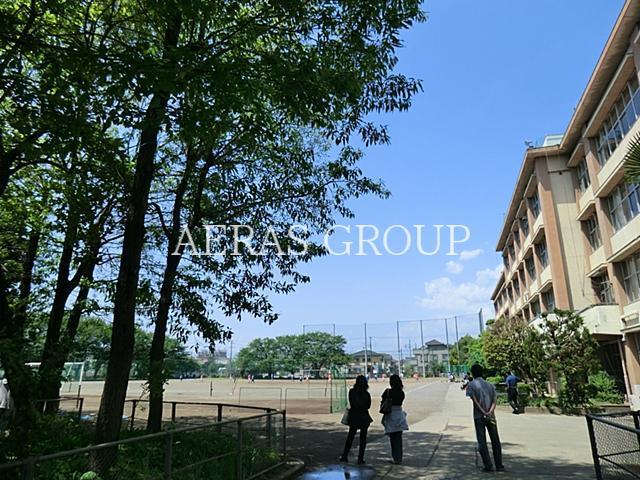 中学校　東大和市立第三中学校（中学校）まで890m