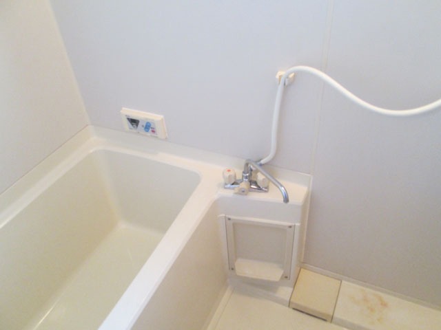 バス・シャワールーム　窓があって換気しやすい☆（イメージ）