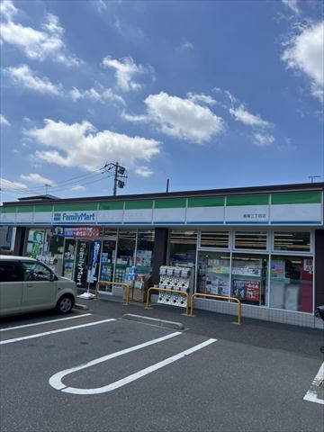 コンビニ　ファミリーマート鹿骨二丁目店（コンビニ）まで172m