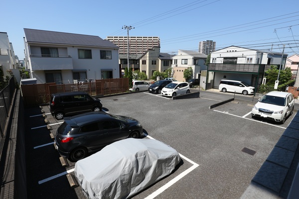 駐車場　駐車場