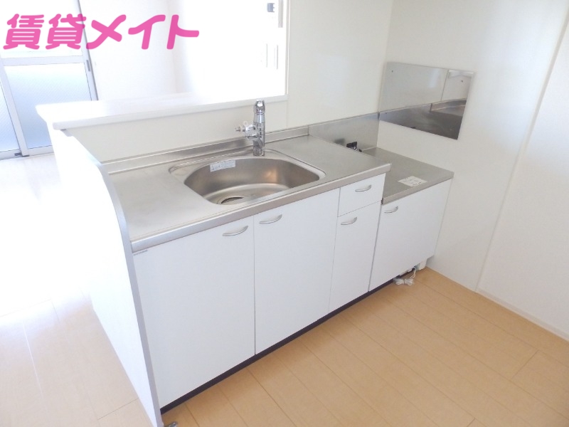 キッチン　反転タイプ参考写真