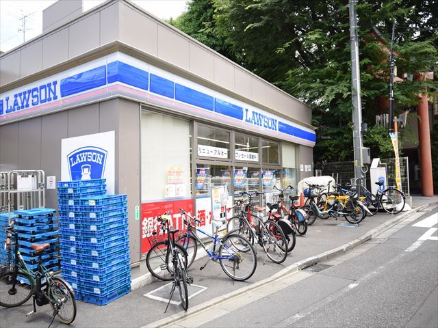 コンビニ　ローソン神楽坂駅北店（コンビニ）まで294m