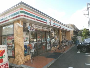 コンビニ　セブンイレブン 練馬関町東2（コンビニ）まで492m