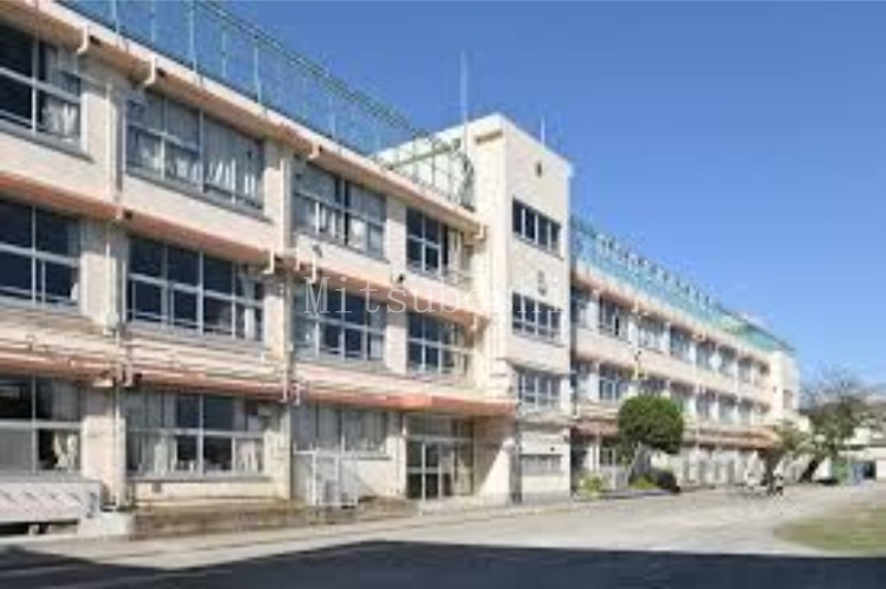 小学校　世田谷区立山崎小学校（小学校）まで427m