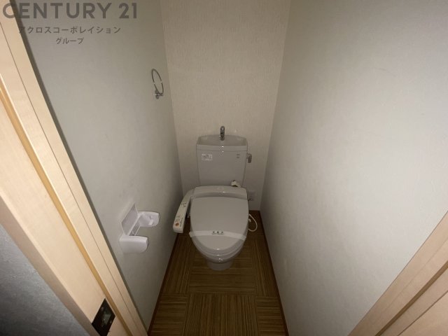 トイレ　温水洗浄便座付きのトイレです♪