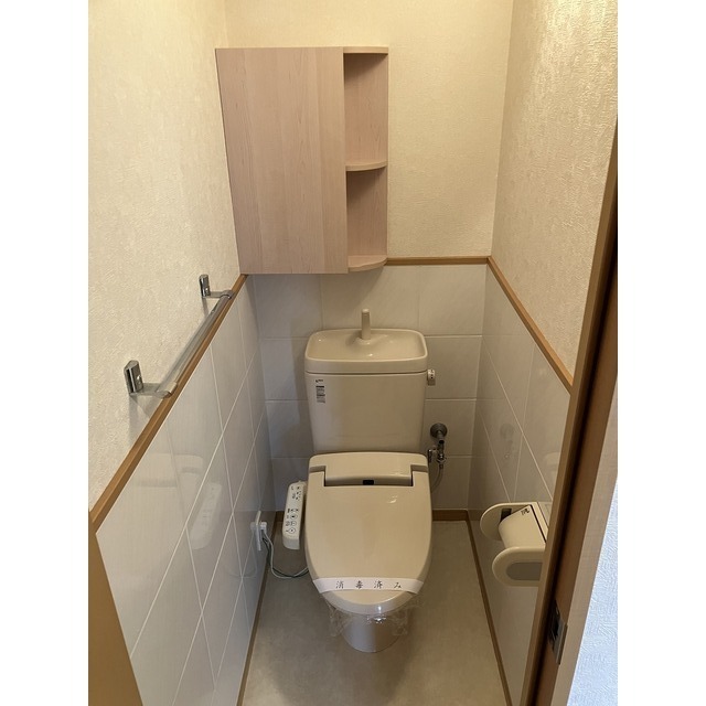 トイレ　別部屋のお写真です。