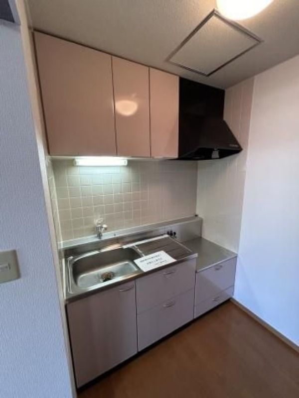 キッチン　１号室タイプの参考写真となります。