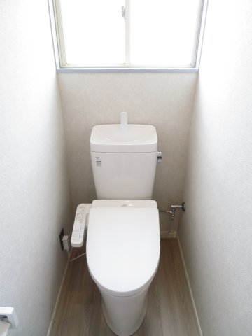 トイレ　換気窓有り