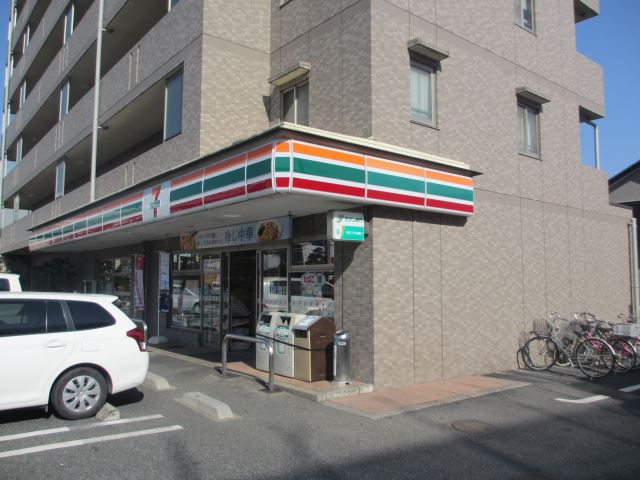 コンビニ　セブンイレブン（コンビニ）まで20m