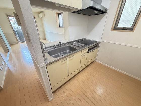 キッチン　※別部屋の写真です