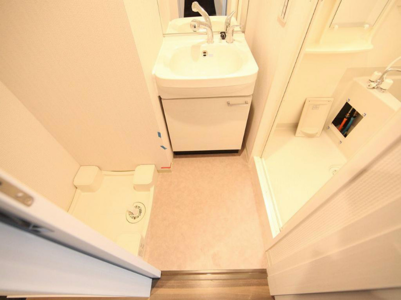洗面設備　脱衣所　独立洗面台（シャンプードレッサー）洗濯機ご用意できま
