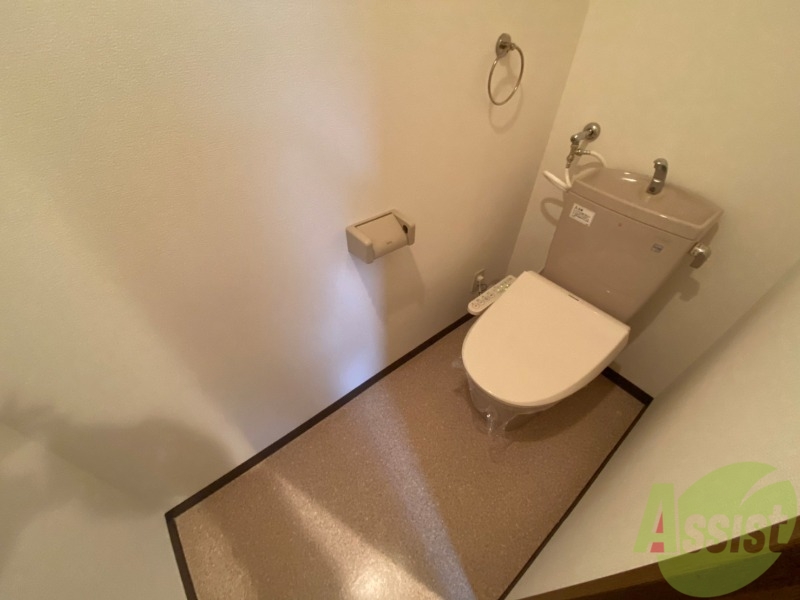 トイレ　こちらはトイレです。清潔感があり、安心して使用できます。