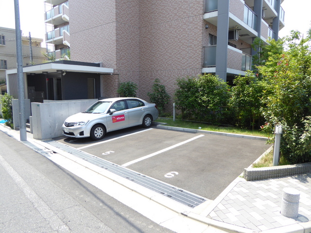 駐車場　★敷地内駐車場★（空き状況・使用料等詳細はご確認下さい）