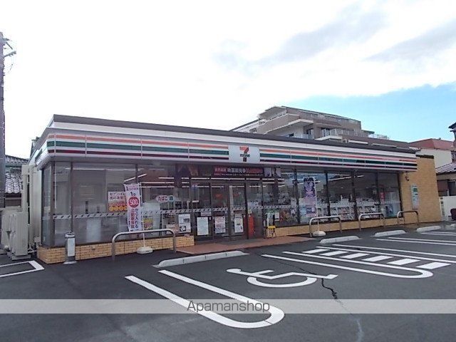 コンビニ　セブンイレブン東松山駅東口（コンビニ）まで590m