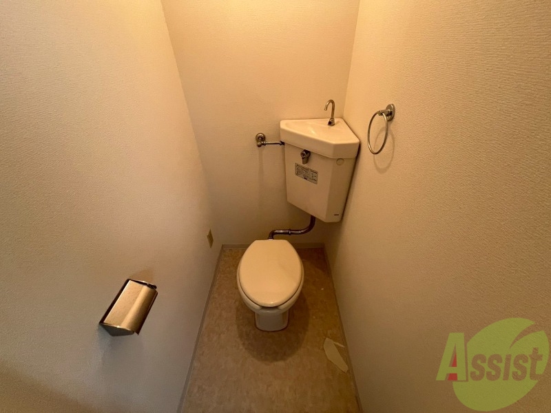トイレ　こちらはトイレです。清潔感があり、安心して使用できます。