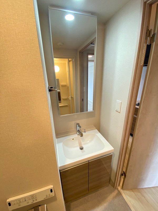 洗面設備　（参考写真）同じ間取の別のお部屋です