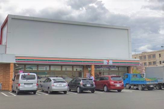 コンビニ　セブンイレブン 直方知古店（コンビニ）まで524m