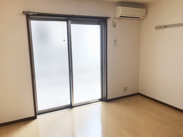 地下鉄中央線 高井田駅 徒歩7分 2階建 築19年の居間写真