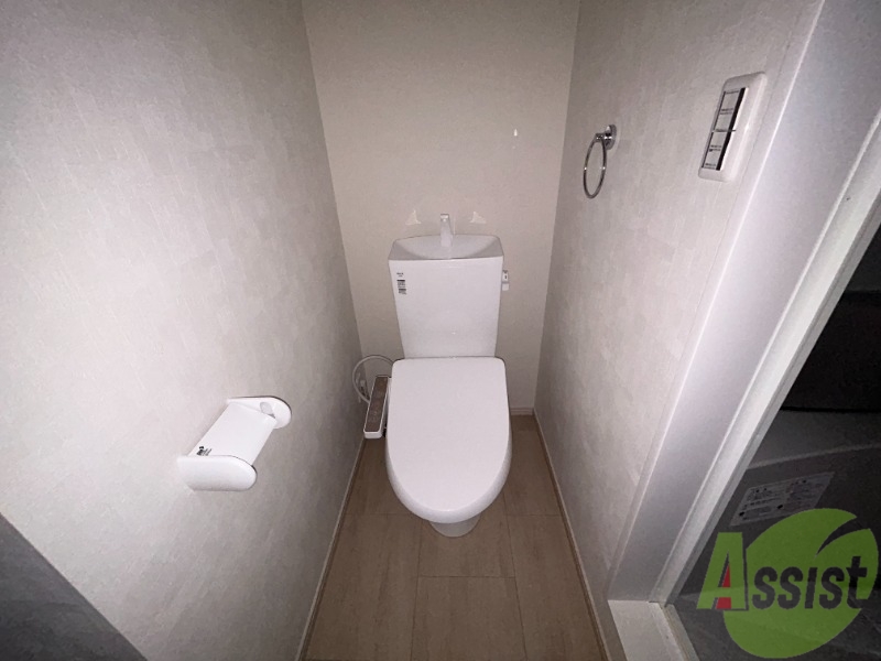 トイレ　トイレは温水洗浄便座となっており、快適にお使いいただけます。