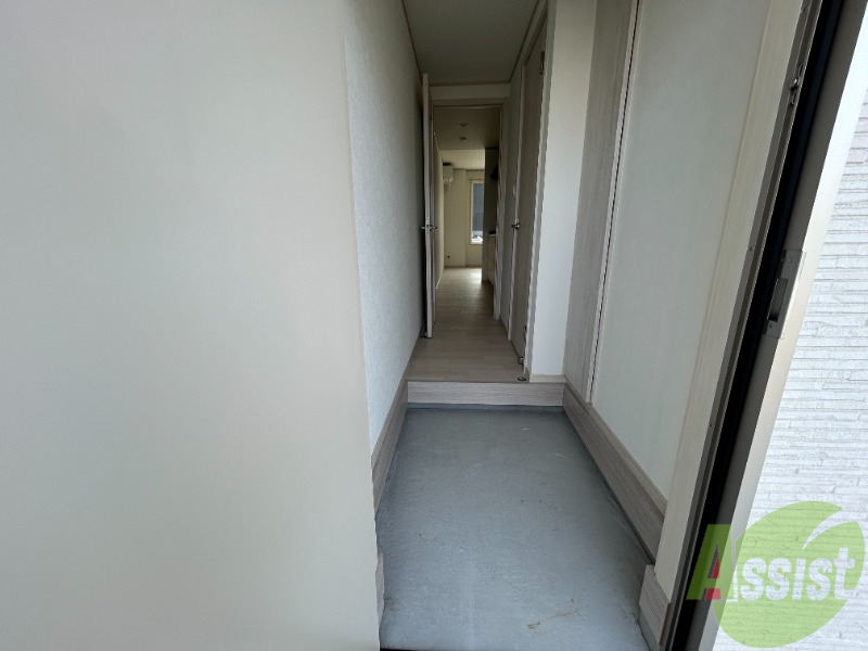 玄関　玄関からお部屋までの様子はこのようになっております。