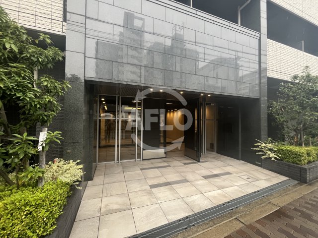 エントランス　メインステージ新大阪　エントランス