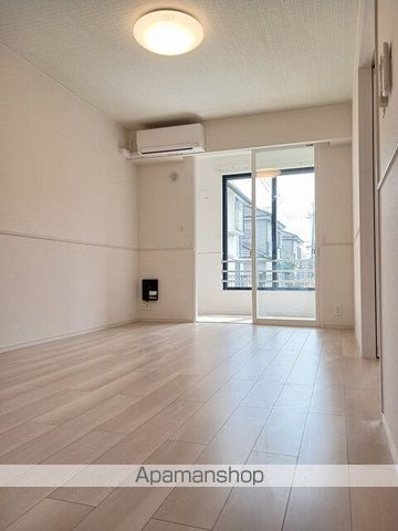 ＪＲ総武本線 八街駅 徒歩15分 2階建 築2年の居間写真