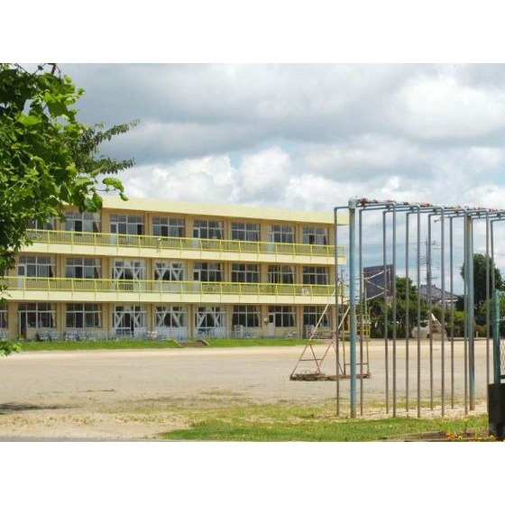小学校　土浦市立中村小学校（小学校）まで1260m