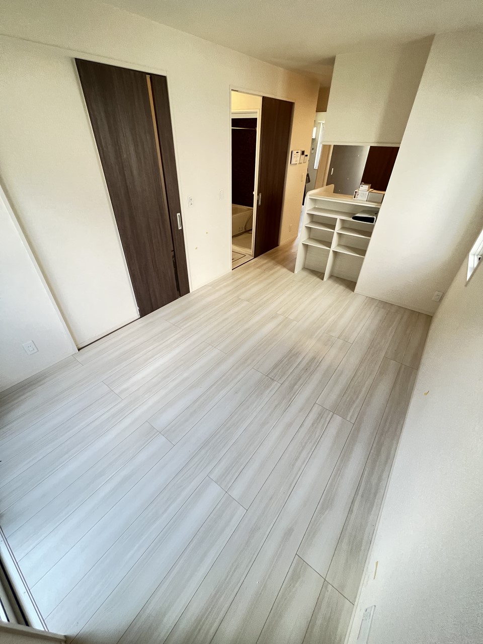 居室・リビング　※同物件、別部屋の写真です。