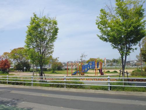 公園　高津橋公園（公園）まで377m