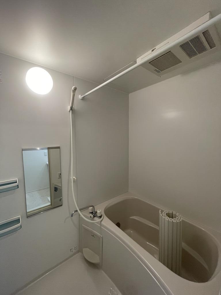 バス・シャワールーム　※別部屋参考写真です