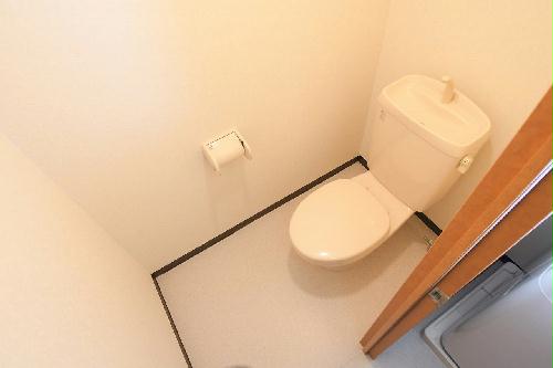 レオパレスFlat新栄のトイレ写真