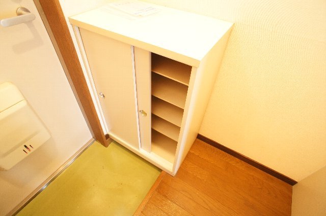 玄関　靴もたっぷり入れれます。