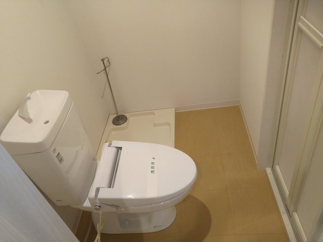 トイレ　※201の写真を参考掲載しています。