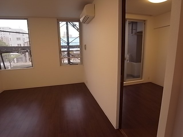 その他　エアコン付き