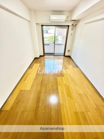 相鉄本線 星川駅 徒歩4分 4階建 築24年の居間写真