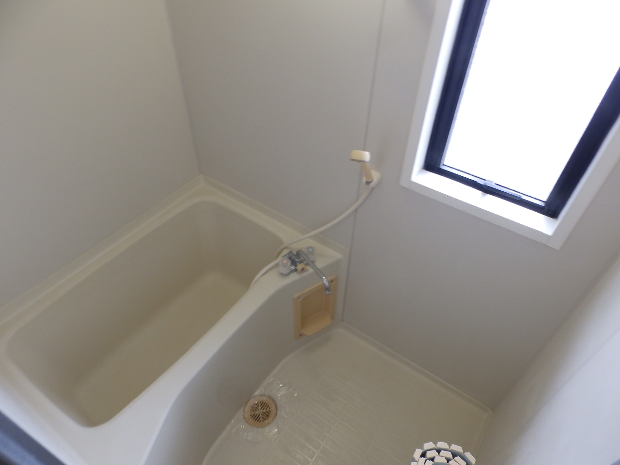 バス・シャワールーム　窓が嬉しいですね