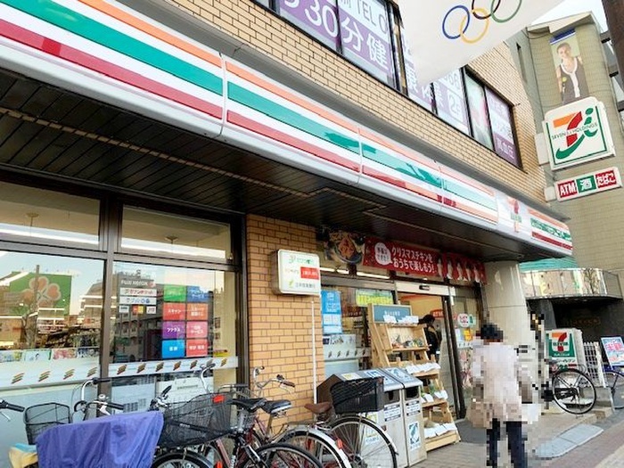 コンビニ　セブンイレブン（コンビニ）まで400m