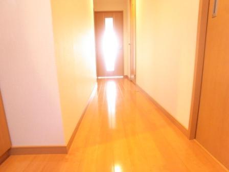 玄関　玄関前の廊下です☆