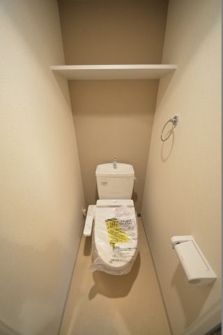 トイレ　プレサンス松屋町ファステ　温水洗浄便座