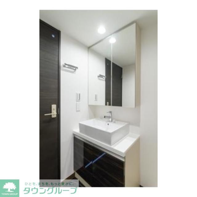 洗面設備　※写真は同タイプ住戸です。
