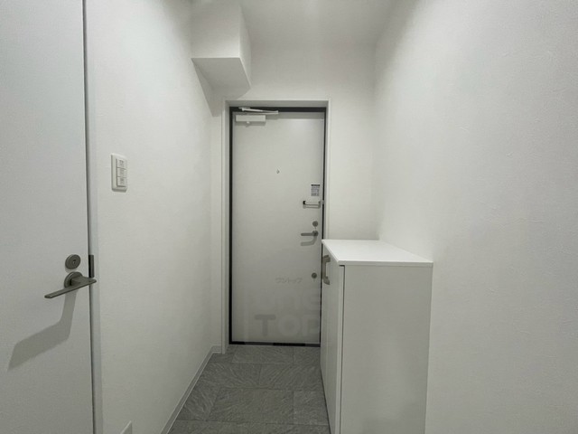 ＪＲ東海道本線 吹田駅 徒歩15分 3階建 新築の玄関写真