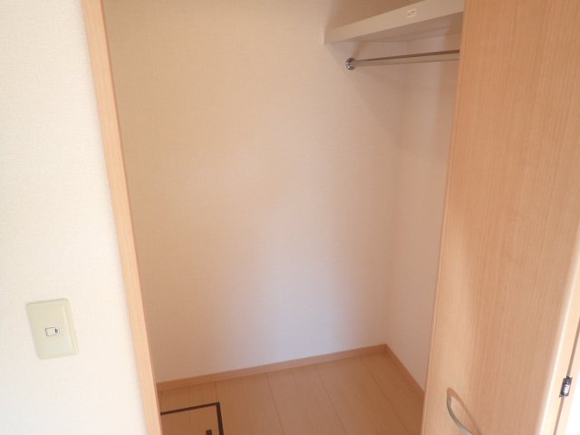 トイレ　温水洗浄暖房便座付き