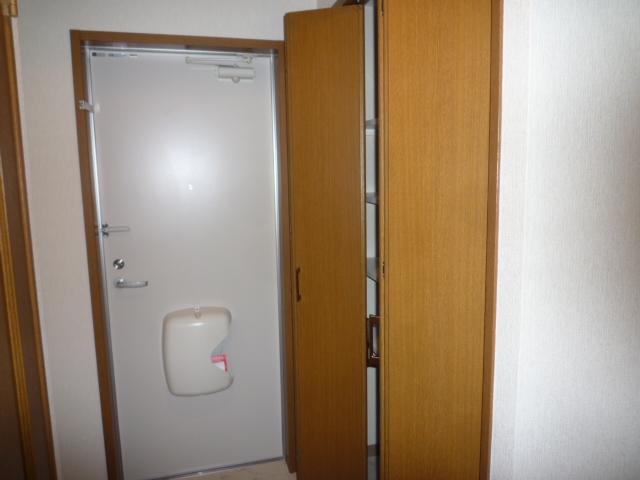 フジパレス トゥインクルの玄関写真