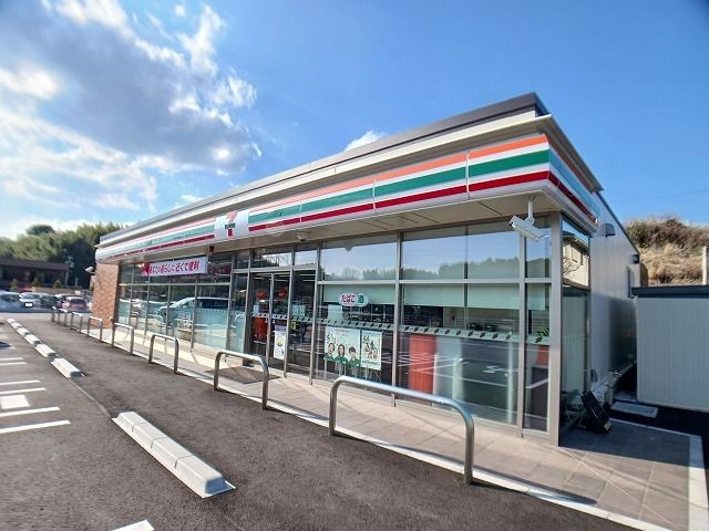 コンビニ　セブンイレブン横尾東町３丁目店（コンビニ）まで35m