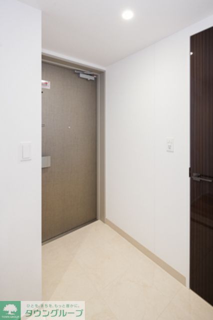 玄関　※写真は同タイプ住戸です。